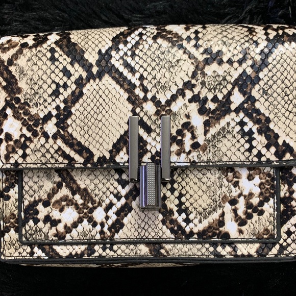 Snake Print Purse - Picture 3 of 4